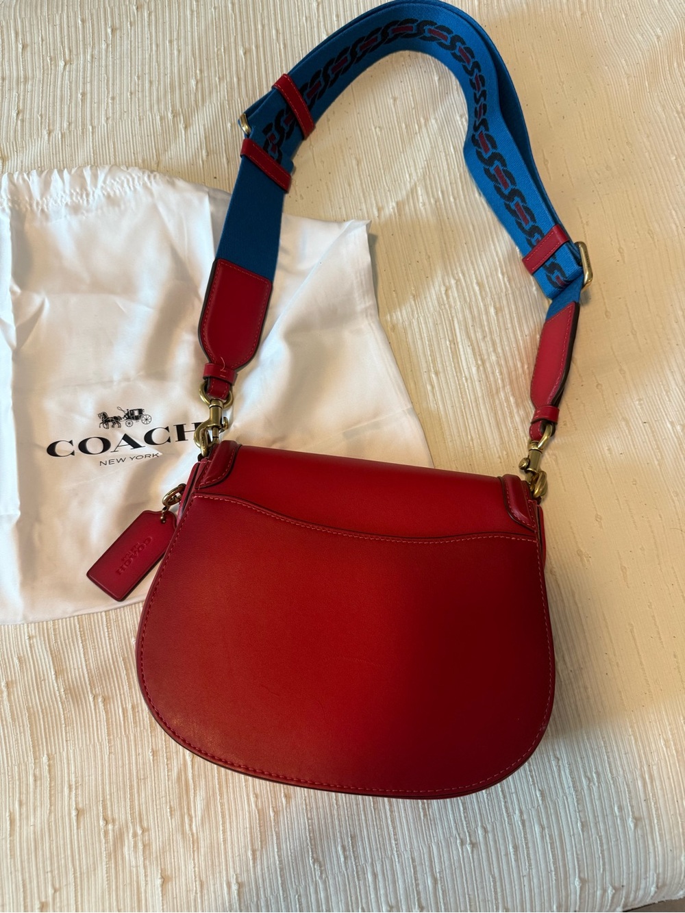 Coach Beat Saddle Bag in Red Leather with interchangeable strap - Picture 8 of 9